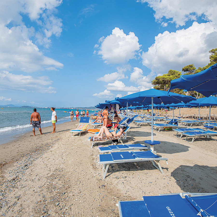 spiaggia-privata-villaggio-orizzonte