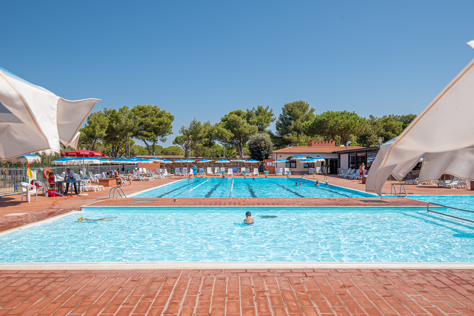 piscine-semi-olimpioniche villaggio toscana
